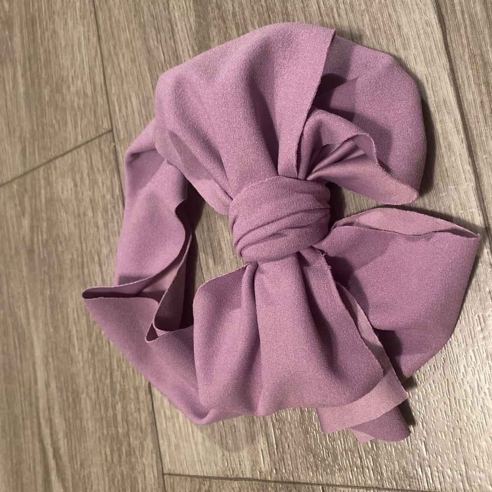 Elegant Lavender Hair Bow